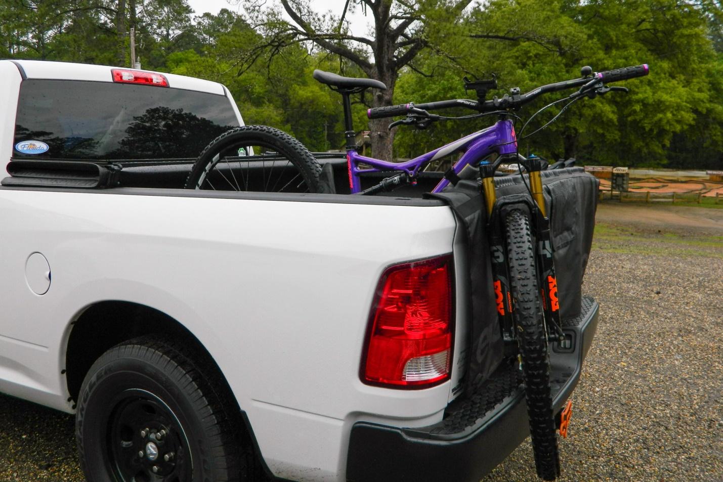 How to use a tailgate pad for bikes?